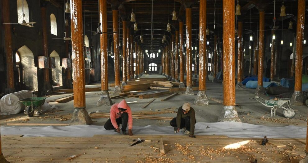 intach-raises-concerns-over-conservation-work-at-15th-century-aali-masjid in-kashmir
