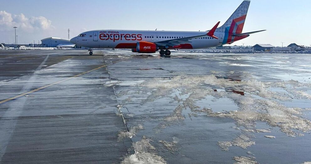 50-flights-to-and-from-srinagar-cancelled-due-to-snowfall