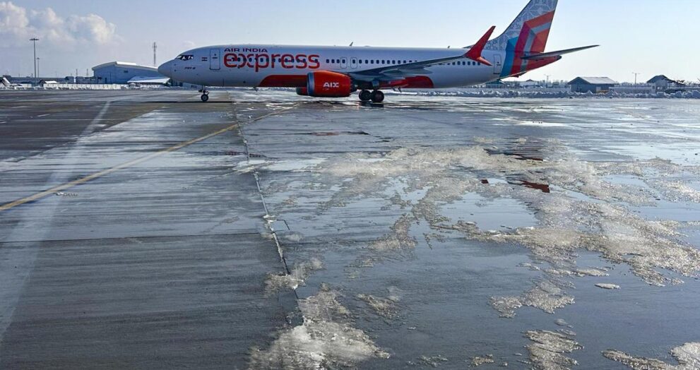 flight-operations-resume-in-kashmir