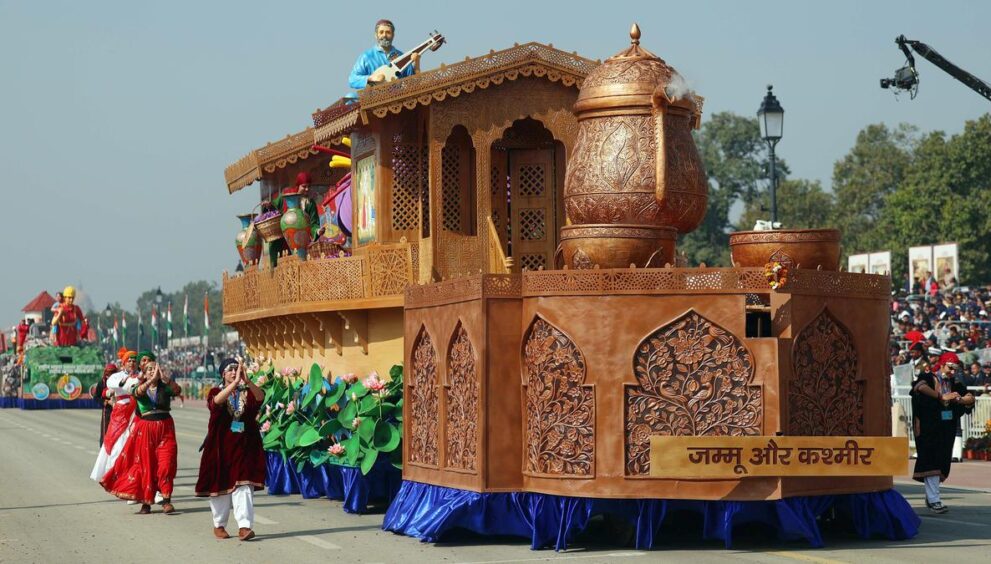 under-fire-for-j&k’s-republic-day tableau,-artist-balwant-thakur-says-‘political-score-settling-unfair’