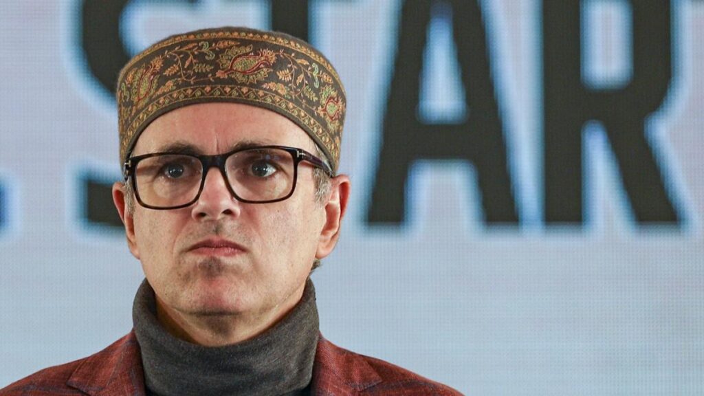 jammu-and-kashmir-cm-raises-kashmir-shawl-seller’s-thrashing-issue-with-uttarakhand-cm;-police-lodge-fir,-says-jksa