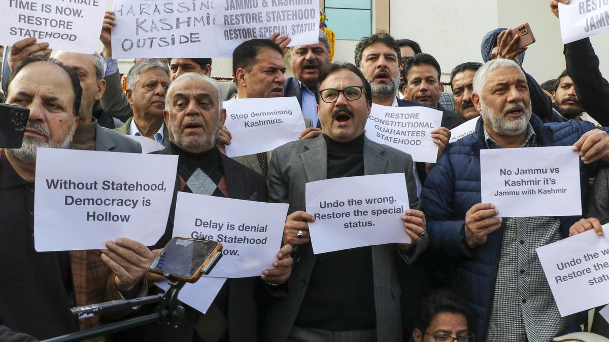 harassment-of-kashmiris-outside-j&k-flagged-in-assembly