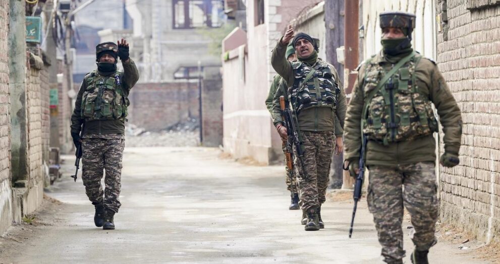 nia-raids-suspect’s-house-in-jammu-and-kashmir’s-srinagar