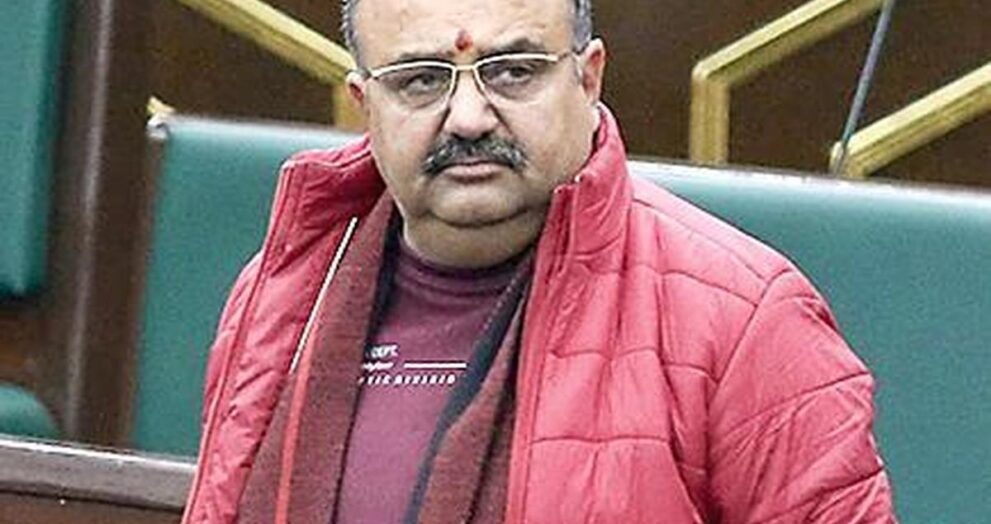 bjp-legislator-says-‘residents-of-kashmir-occupying-land-illegally-in-jammu’,-evokes-sharp-reactions