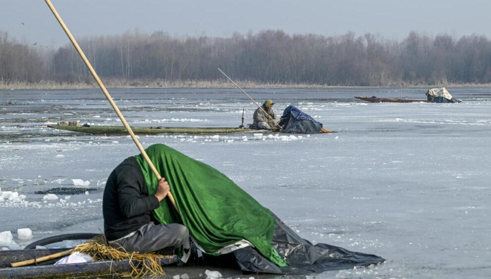 in-frames-|-hook,-line,-and-ice