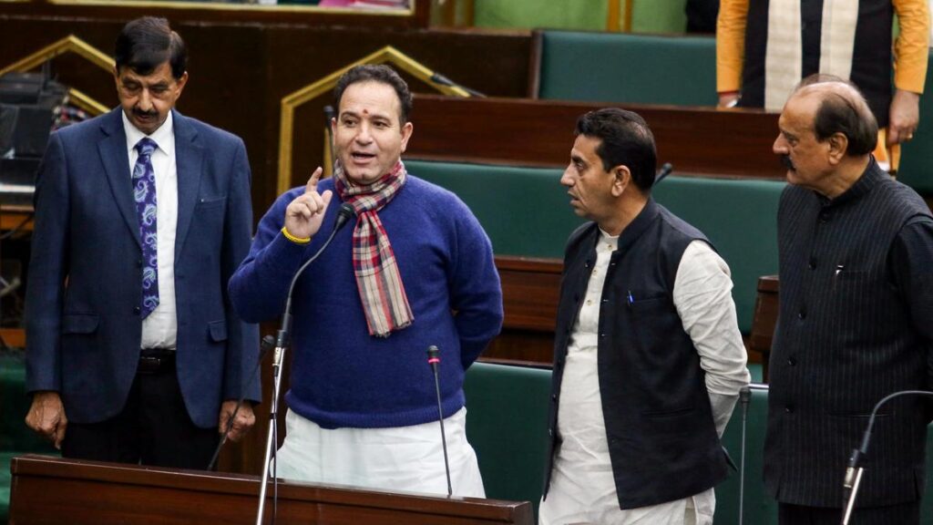 omar-abdullah-pleads-with-delhi-to-keep-beating-ordinary-kashmiri-youth:-j&k-lop-sunil-sharma