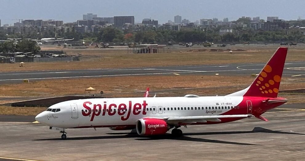 leh-bound-spicejet-plane-faces-engine-issue;-returns-to-national-capital