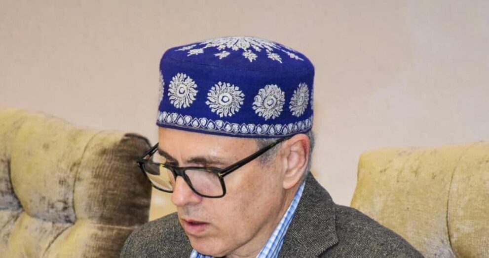 omar’s-meeting-with-civil-society focuses-on-maintaining peace-in-kashmir
