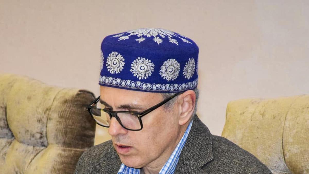 omar’s-meeting-with-civil-society focuses-on-maintaining peace-in-kashmir