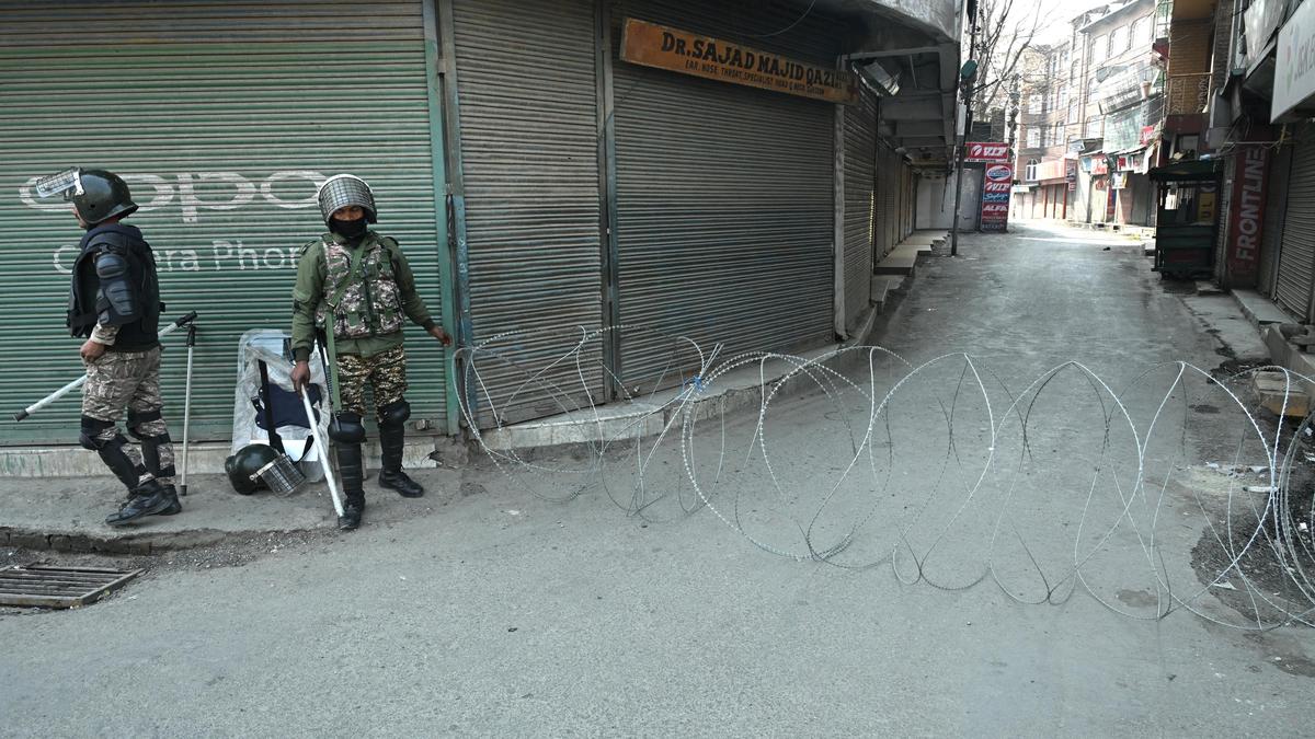 curbs-on-movement,-assembly-remain-in-force-in-kashmir-after-protests-against-khamenei’s-killing