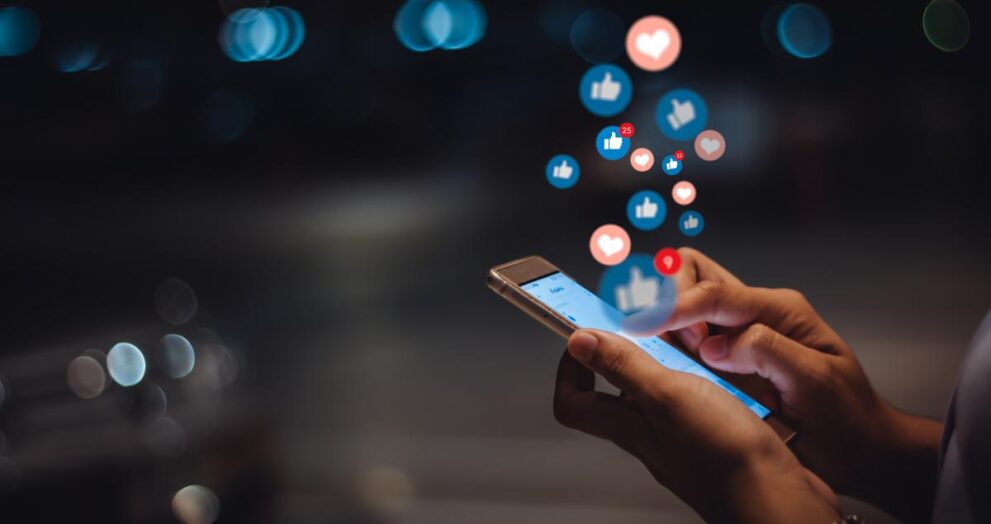 45%-kashmir-students-up-to-class-12-report-sub-optimal-mental-wellbeing-due-to-social-media:-study