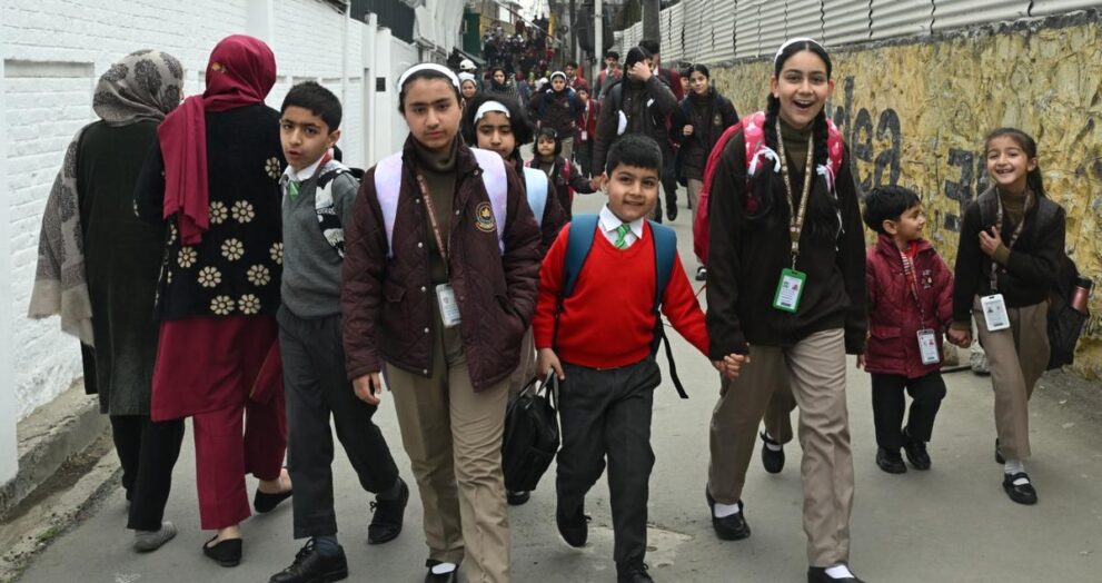 schools-reopen-in-kashmir
