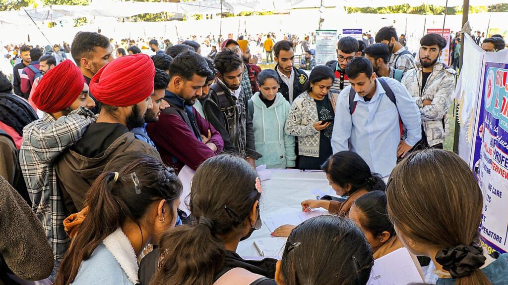 the-crisis-of-unemployment-in-j&k