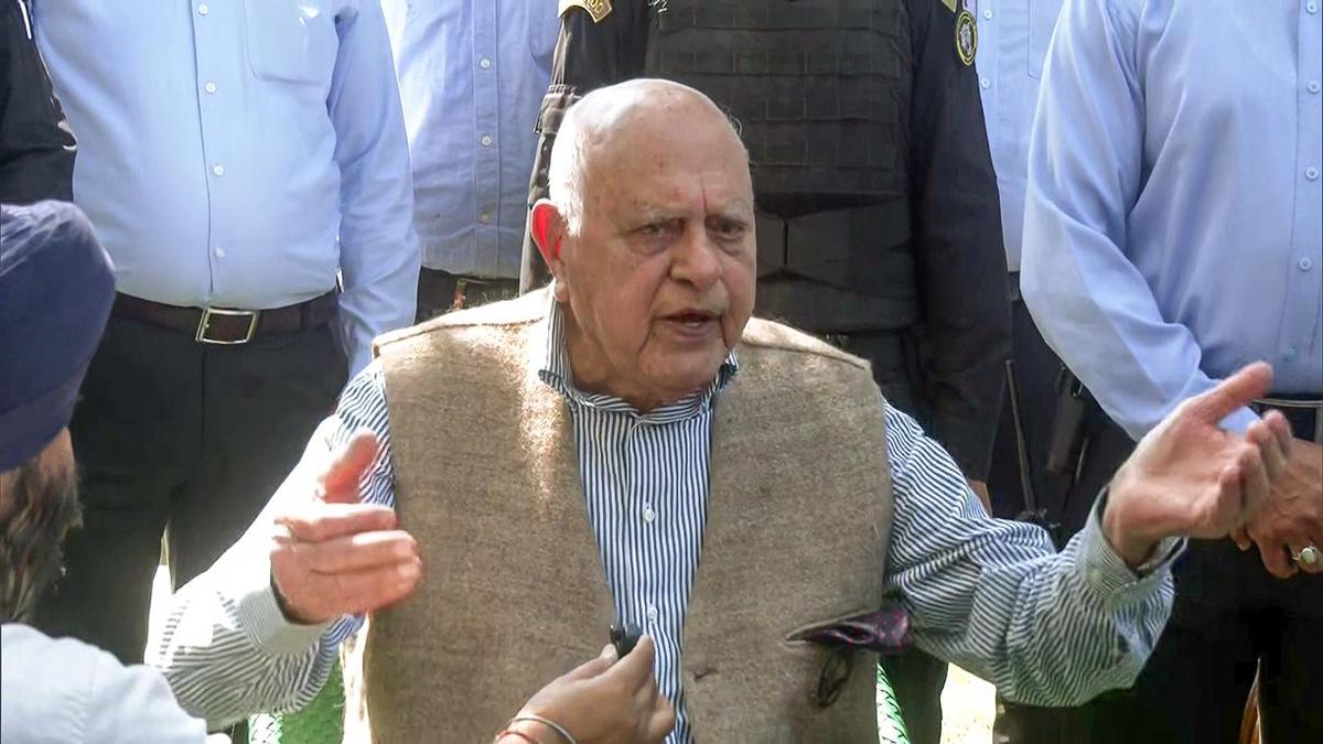 srinagar-court-issues-non-bailable-warrant against-farooq-abdullah-in-j&k-cricket scam