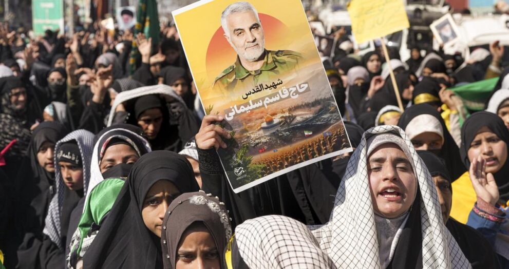 curbs-imposed-in-parts-of-kashmir;-protests-break-out-in-shia-dominated-areas