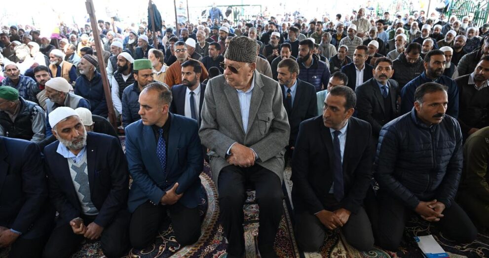 congregational prayers,-rallies-held-in-kashmir-on-ramzan’s-last-friday;-jamia-masjid-closed