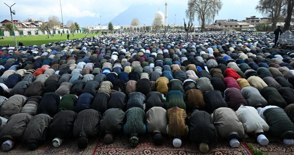 omar,-mehbooba-slam-closure-of-jama-masjid-on-id,-hazratbal-prayer-omission-for-iran,-palestine