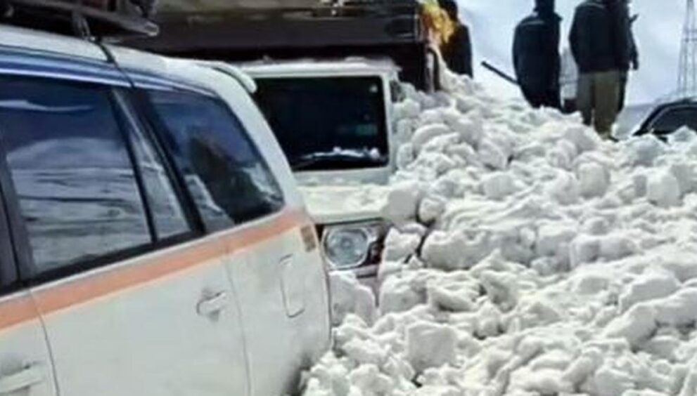 7-killed-as-avalanche-hits-srinagar-leh-national-highway