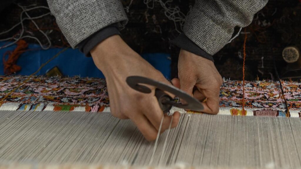 west-asia-war-hits-kashmir-carpet-exports-as-global-exhibitions-in-denmark,-china,-uae-stand-cancelled