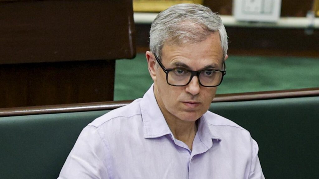 omar-abdullah-demands-probe-into-ganderbal-encounter,-after-family-claims-‘slain-had-no-militant-links’