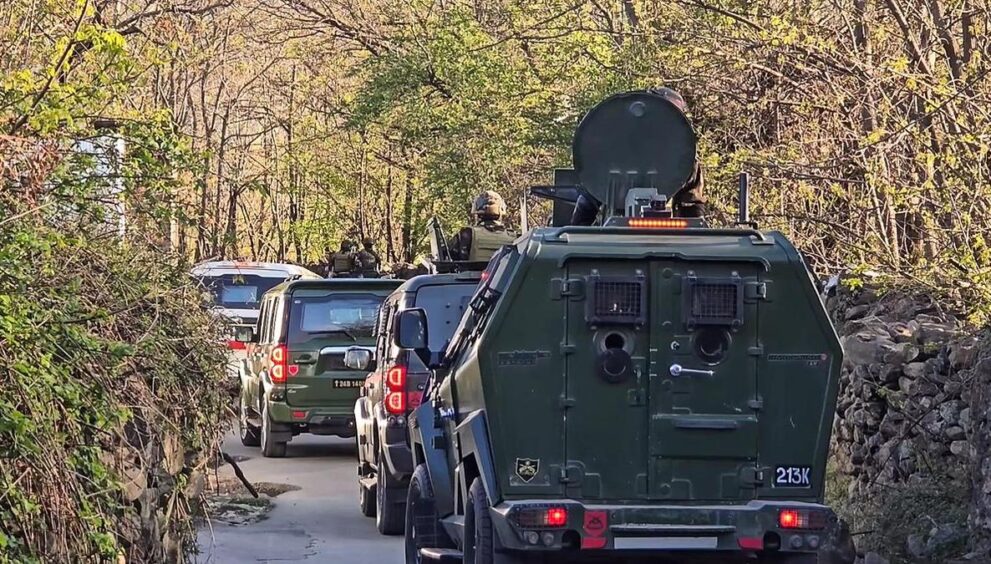 let-module-busted,-5,-including-2-pakistani terrorists,-held-by-j&k-police