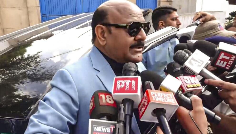 j&k-deputy-cm-‘shocked’-to-see-suspended-official-at-work;-orders-probe