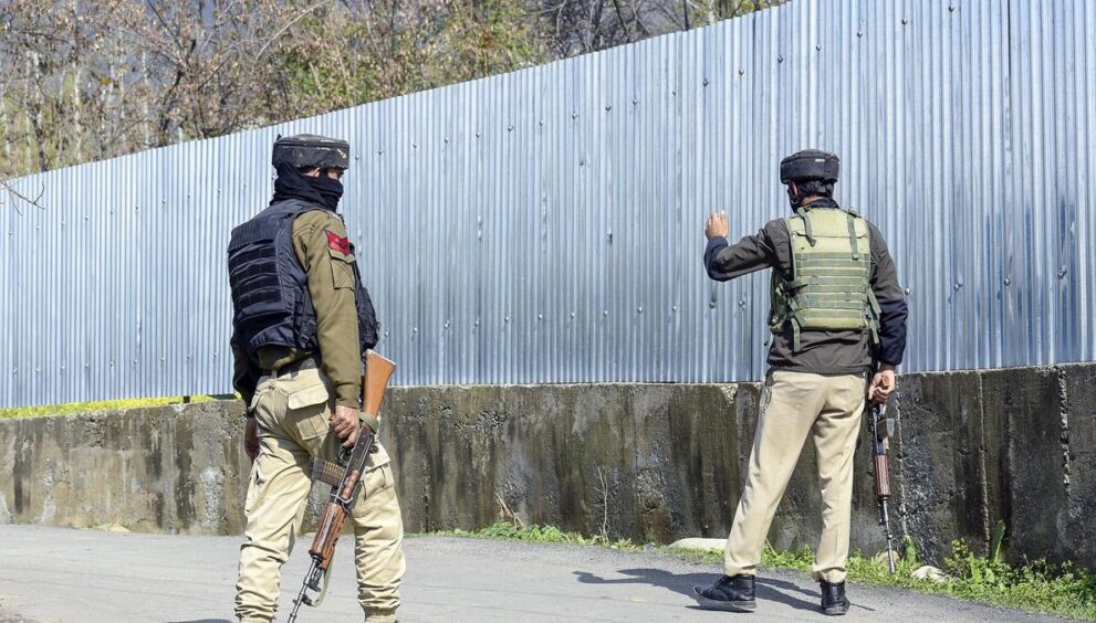 man-killed-in-ganderbal-encounter-a-pdp-worker,-return-the-body-to-family:-iltija-mufti