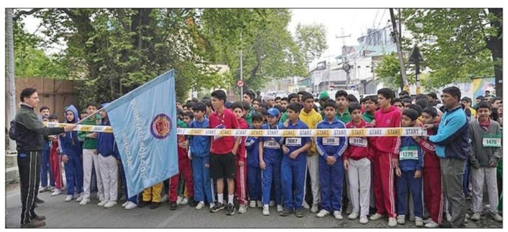 burn-hall-school-organises-long-distance-race-in-srinagar
