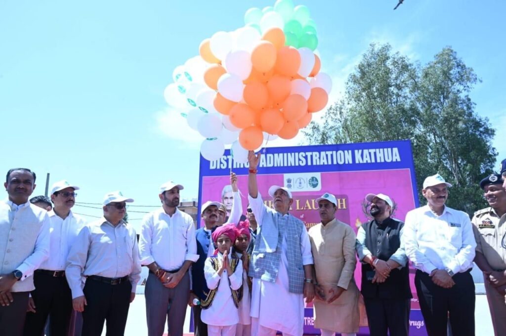 “nasha-mukt-j&k-abhiyaan”:-lg-sinha-addresses-public-rally-in-kathua,-launches-people’s-movement-against-narcotics