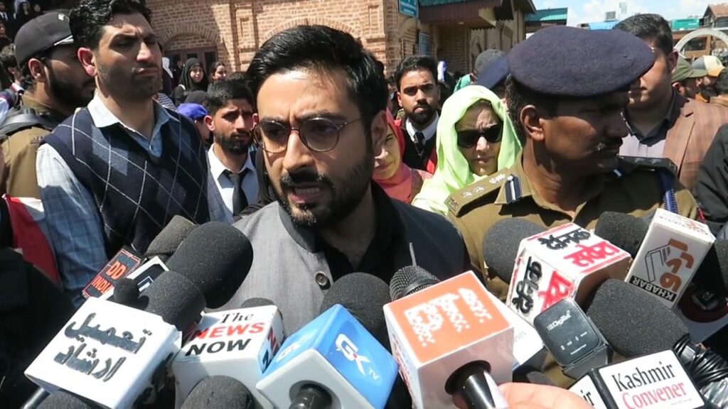 dc-srinagar-warns-of-property-attachment,-driving-license-revocation-for-drug-peddlers