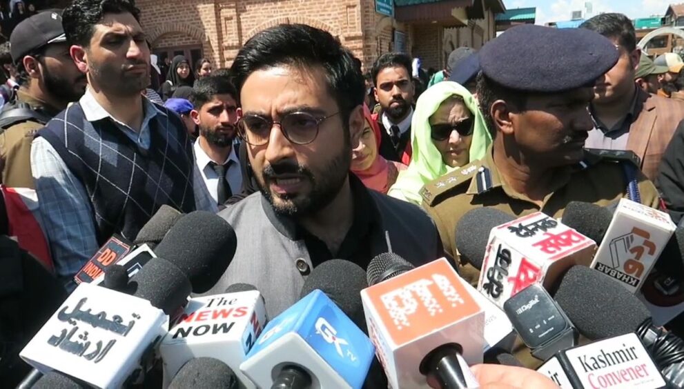 dc-srinagar-warns-of-property-attachment,-driving-license-revocation-for-drug-peddlers