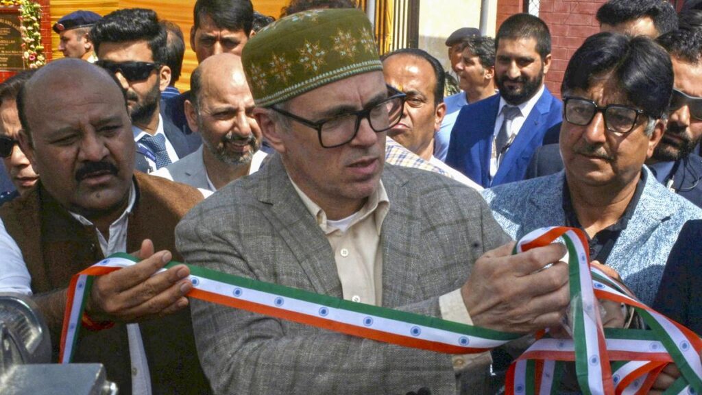 omar-refuses-to-cut-inaugural-ribbon-in-tricolour-stripes,-asks-organisers-to-keep-it-with-respect