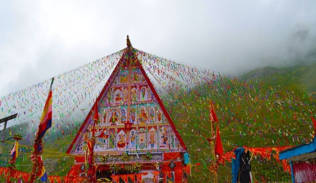 year-on,-machail-mata-yatra-resumes,-but-silence-lingers-in-chisoti