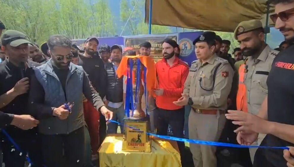 roar-of-kpl-turns-kangan-stadium-into-cricket-carnival